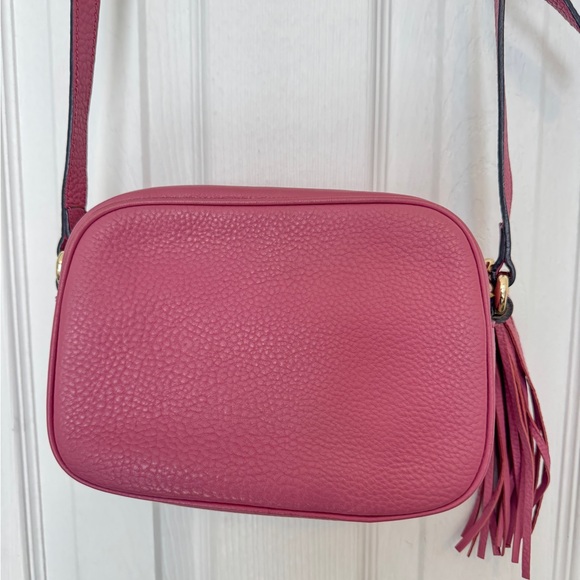 Gucci Pink Crossbody Bag with Iconic GG Logo and Leather Tassel - Picture 3 of 6